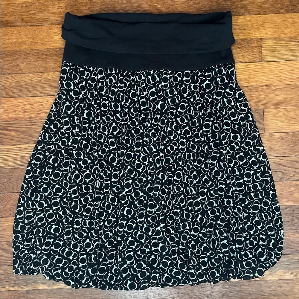 CAbi skirt, size large, black/white pattern with fold over stretchy waistband